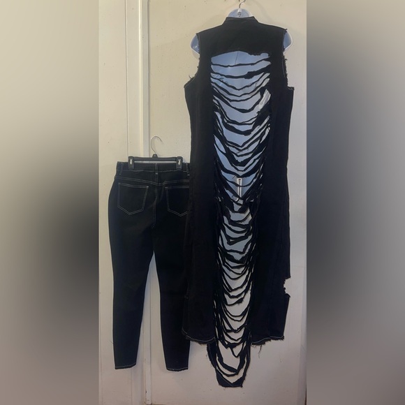 Black Denim Distressed Vest and Distressed Jeans Set - Picture 4 of 5